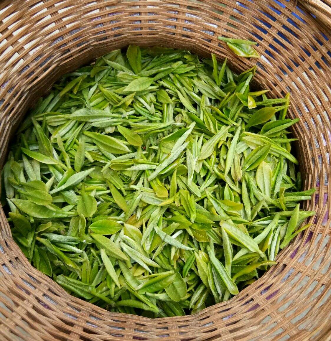 黄山（硬天都）：品牌历史悠久，口感香气佳，包装有档次，真假辨别需谨慎